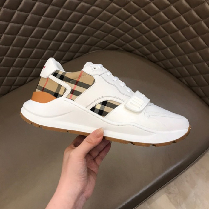 burber*y sneakers b000009