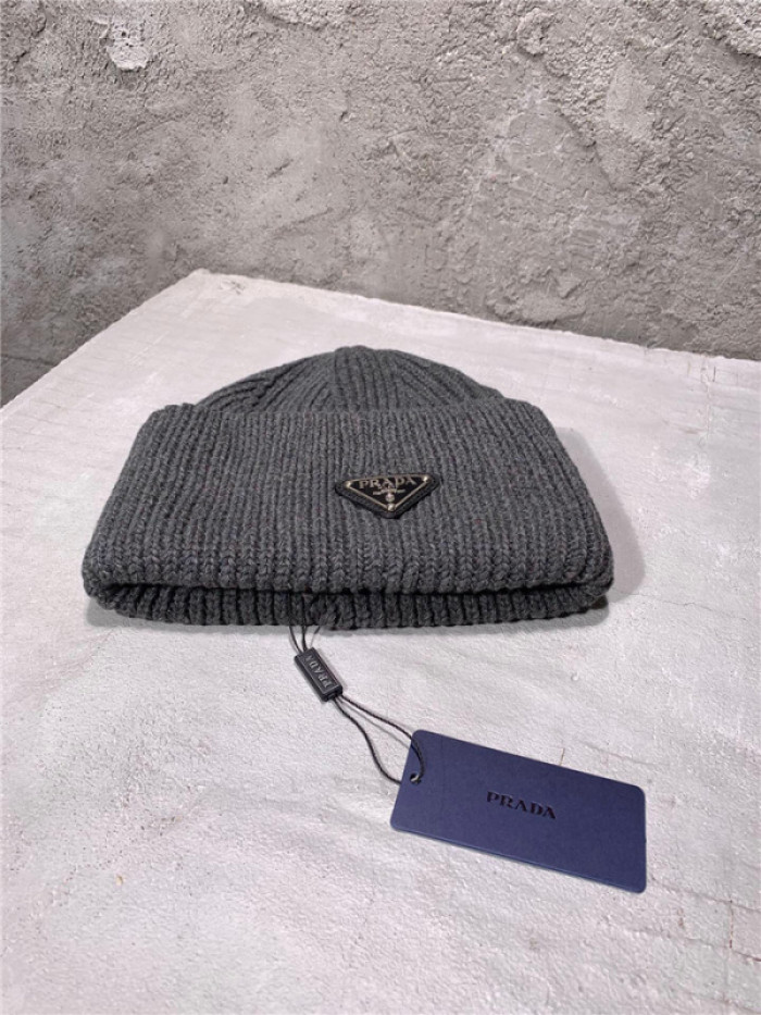 Prad* hat44