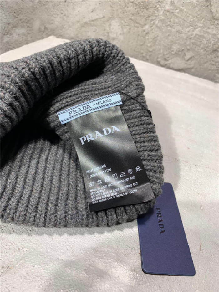 Prad* hat44