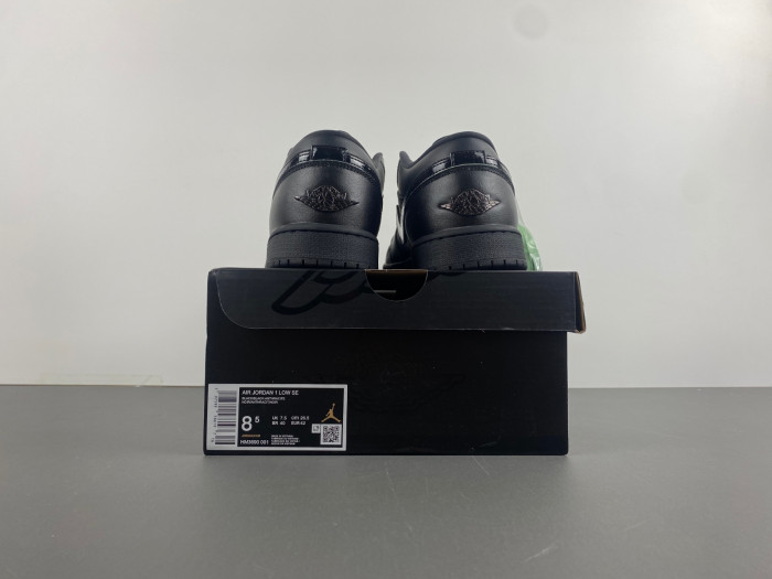 air jordan 1 low "black cat mascot" hm3690-001
