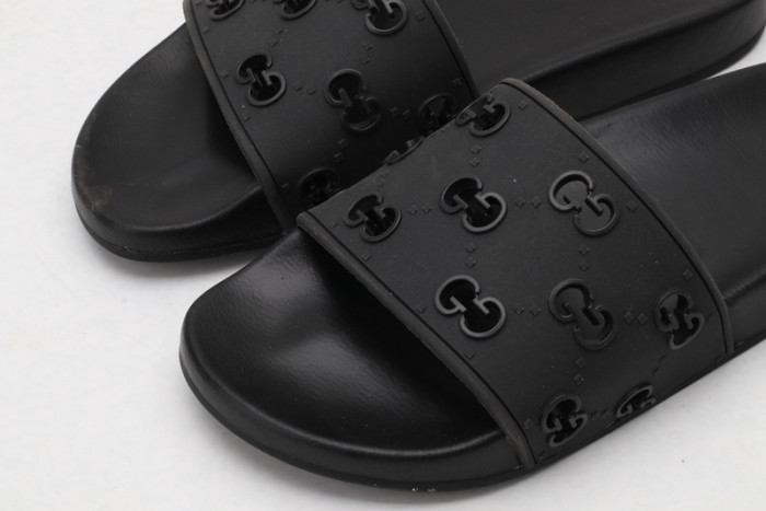 G*u*i* sandal24