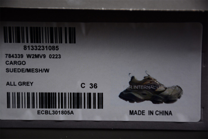 sneaker cargo