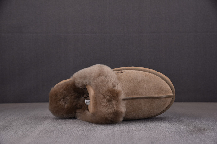 UGG SANDALS 1