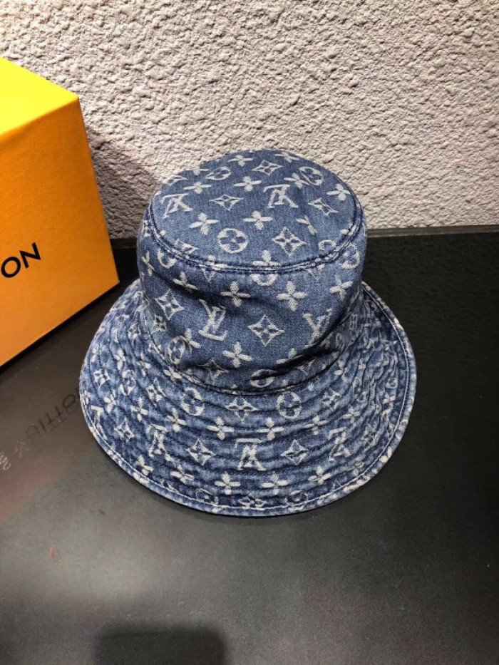 LV CAP33