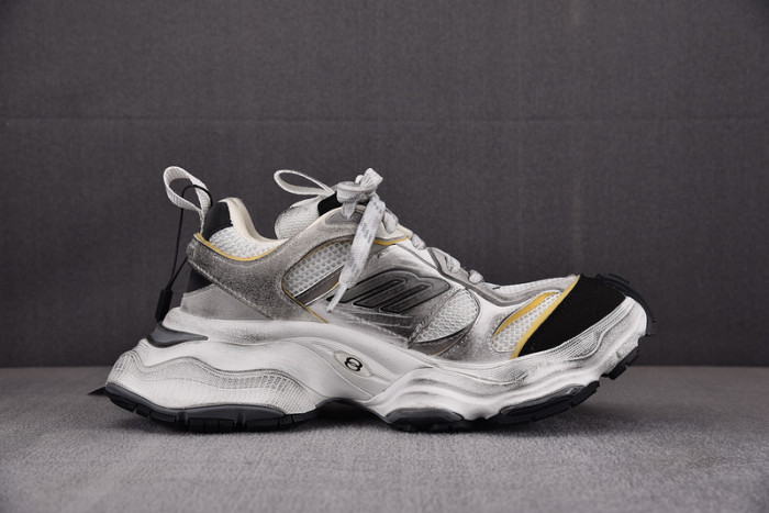 sneaker cargo