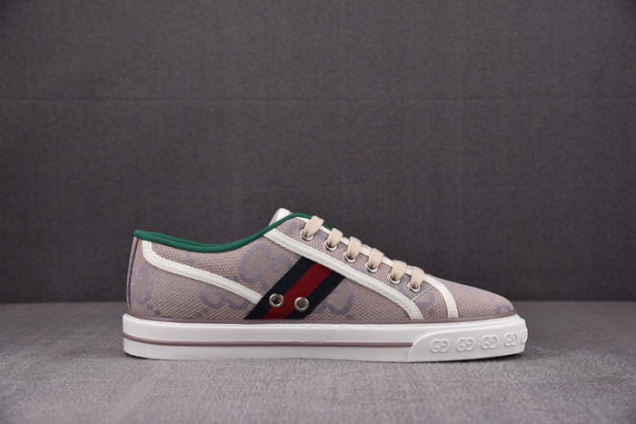 G*u*i* trainer sneaker99