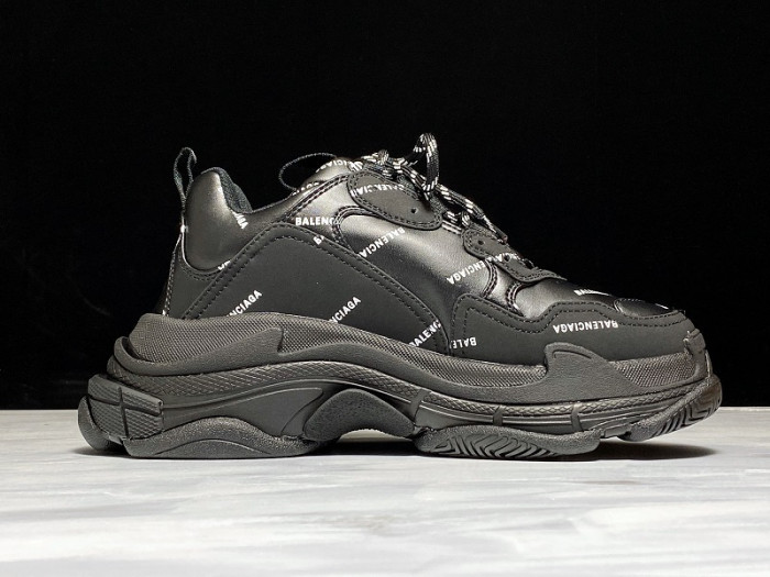 triples trainer sneakers letters 2000015