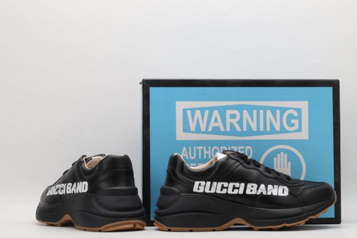 G*u*i* trainer sneaker35