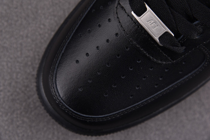 nike air force 1 low 07 triple black cw2288-001