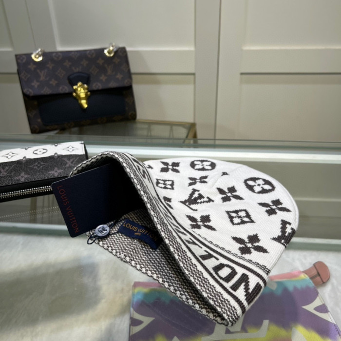 LV hat59