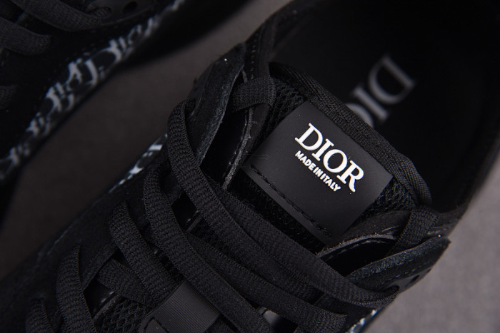 D1OR SNEAKERS B25 T0000-230