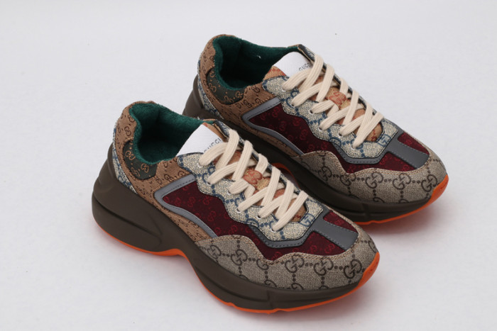 G*u*i* trainer sneaker84