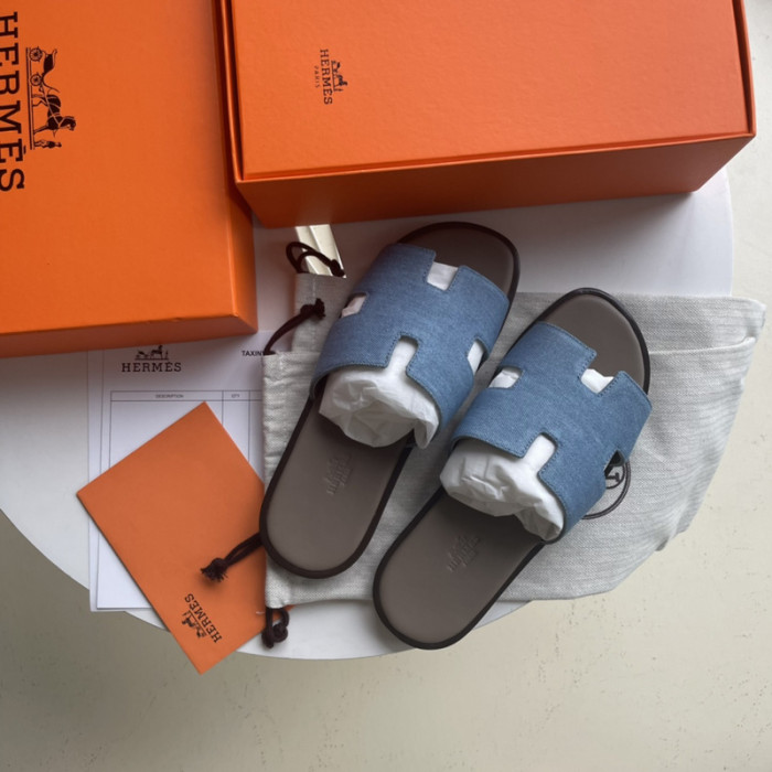 Herme* Sandal67
