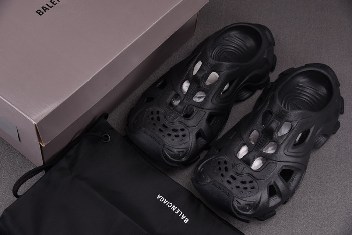 balenciag* sandal 37