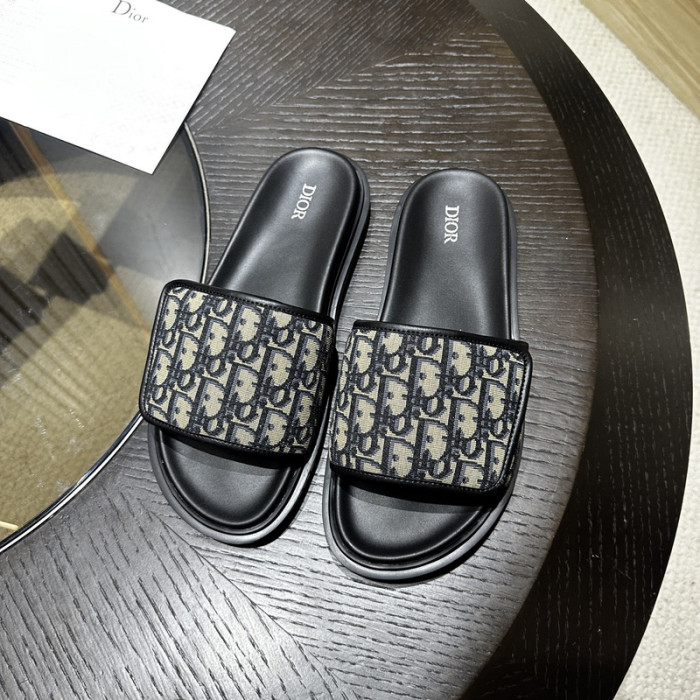 Dio*r sandal 53