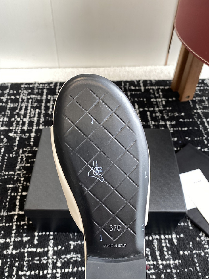CHANE* SANDAL 23