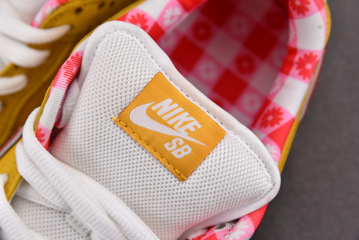 nike dunk sb low premium yellow lobster 313170-137