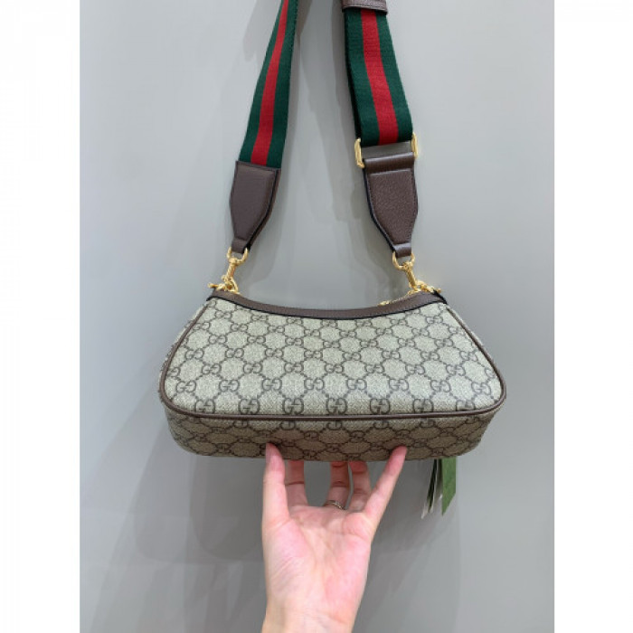 G*u*i bag7