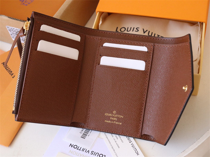 D*or wallet10